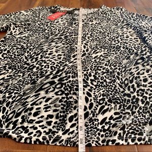 NWT ANIMAL PRINT CHEETAH TOP WHITE BLACK XL